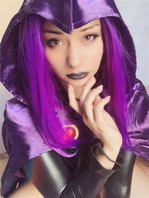 LUNA CHAN .